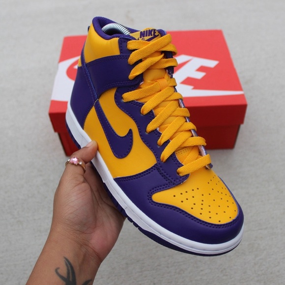 Brand New Nike Purple & Gold Lakers Dunk High Sneaker Sz 4.5Y (6W) - Picture 2 of 4